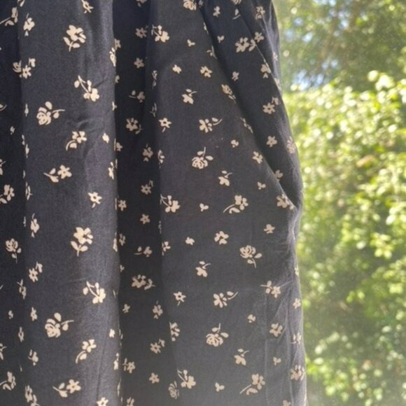 Teen/Girls Floral Smocked Dress - Picture 6 of 6